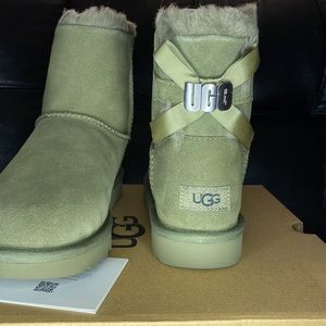 Mini Bailey Ugg